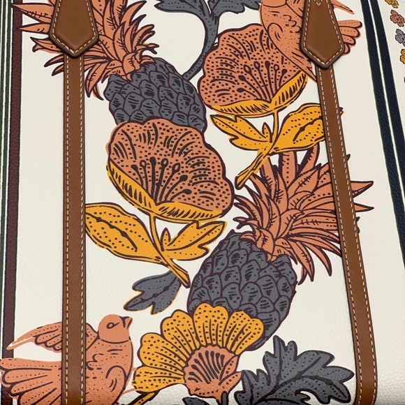 Tory Burch PERRY PRINTED TRIPLE-COMPARTMENT TOTE - Picture 9 of 12